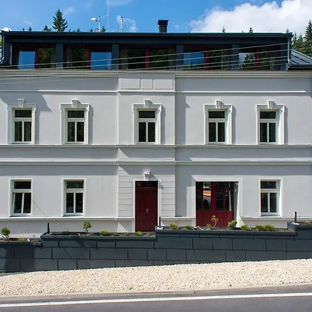 Ap19 Plesivec * Karlovy Vary